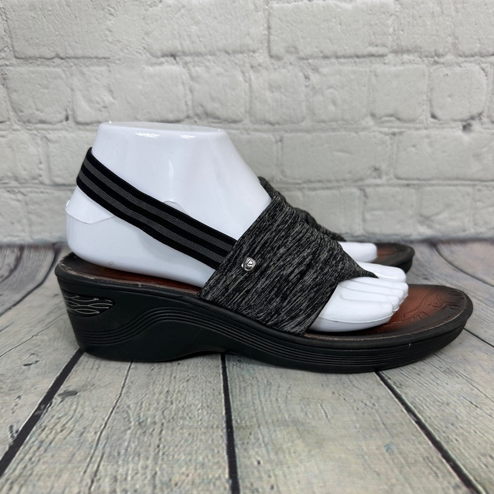 Bzees Dazzle wedge sandal size 8M